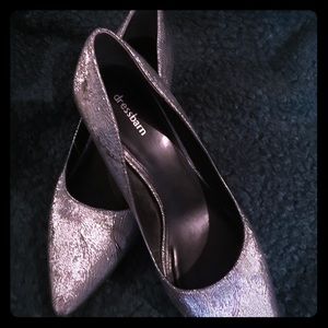 Beautiful dress shoes silver!!! 2” high heel!!
